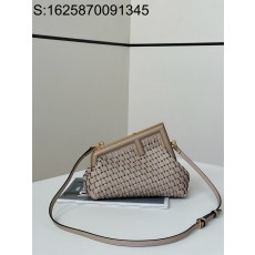 [니콜] 펜디 퍼스트 순색 편직 숄더백 24*9*18cm 브라운 Fendi