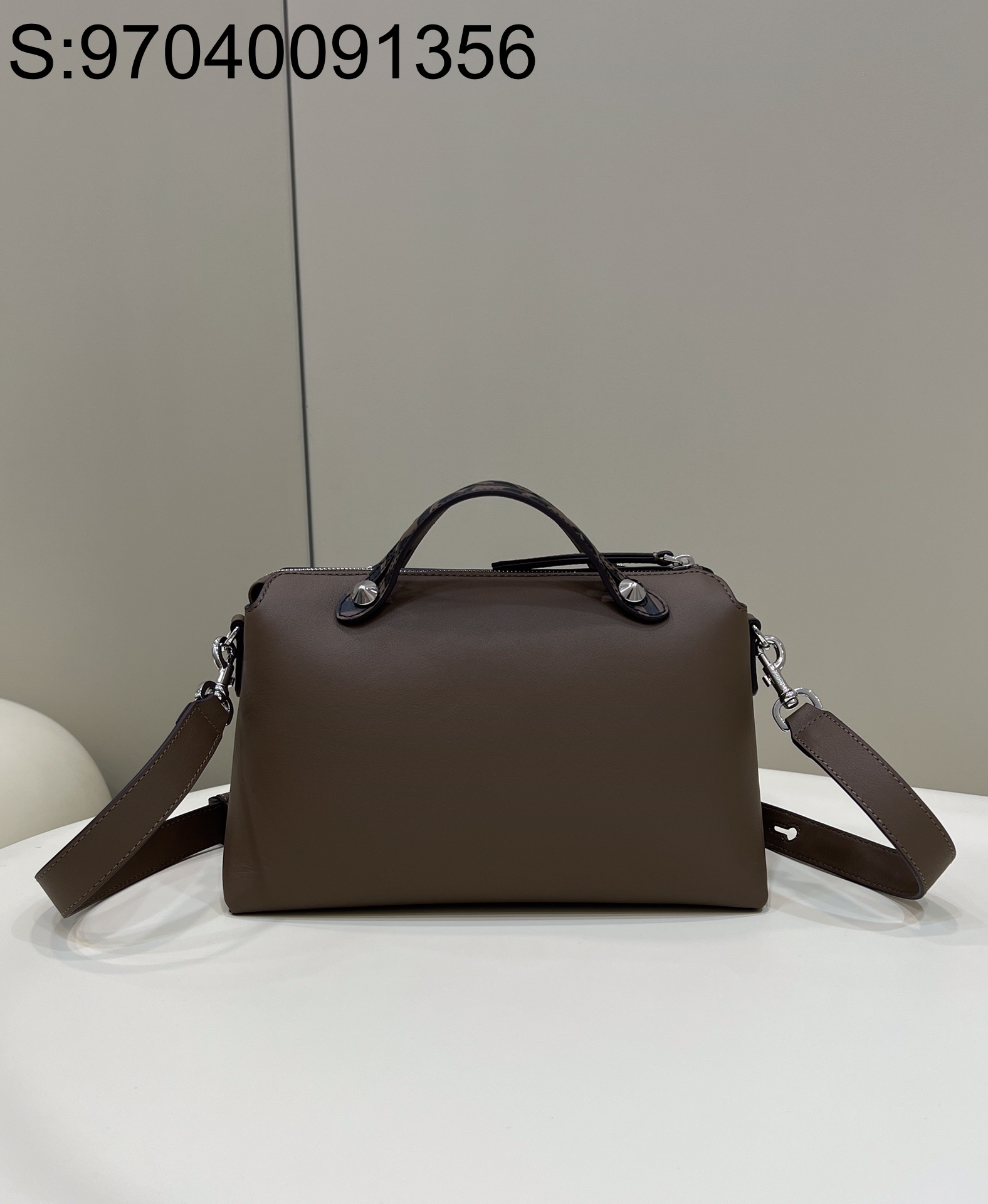 [니콜] 펜디 보스턴 소가죽 순색 핸드백 숄더백 28cm 브라운 Fendi