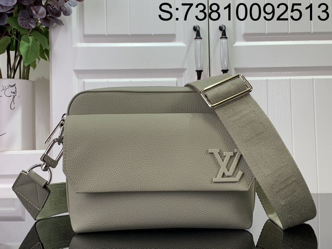 [88factory] 루이비통 패스트라인 Aer 메신저 M22482 23.5*18*7cm 회녹색 LOUIS VUITTON