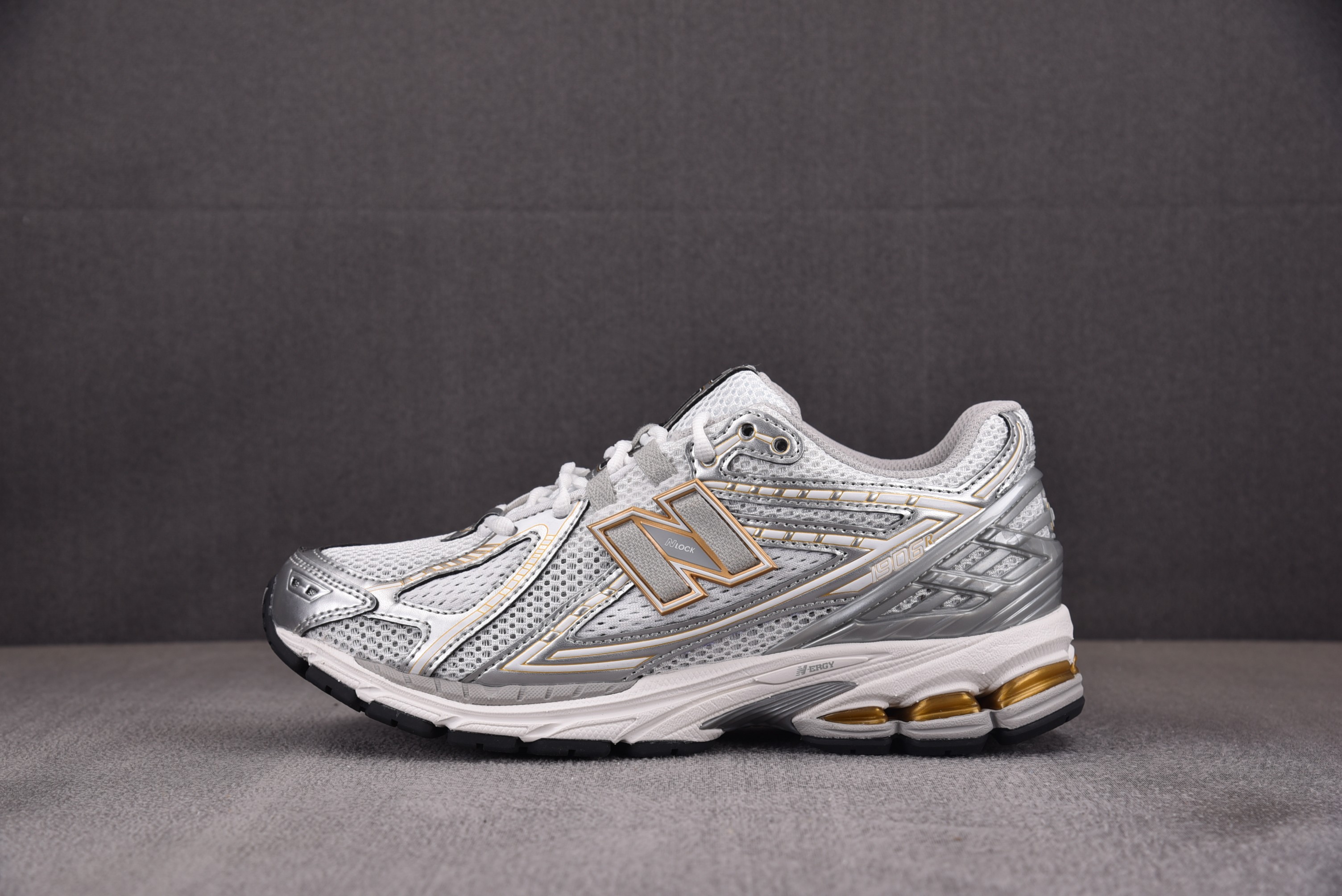 【M】New Balance 1906R White Rain Cloud Silver Metallic 灰银 M1906RI