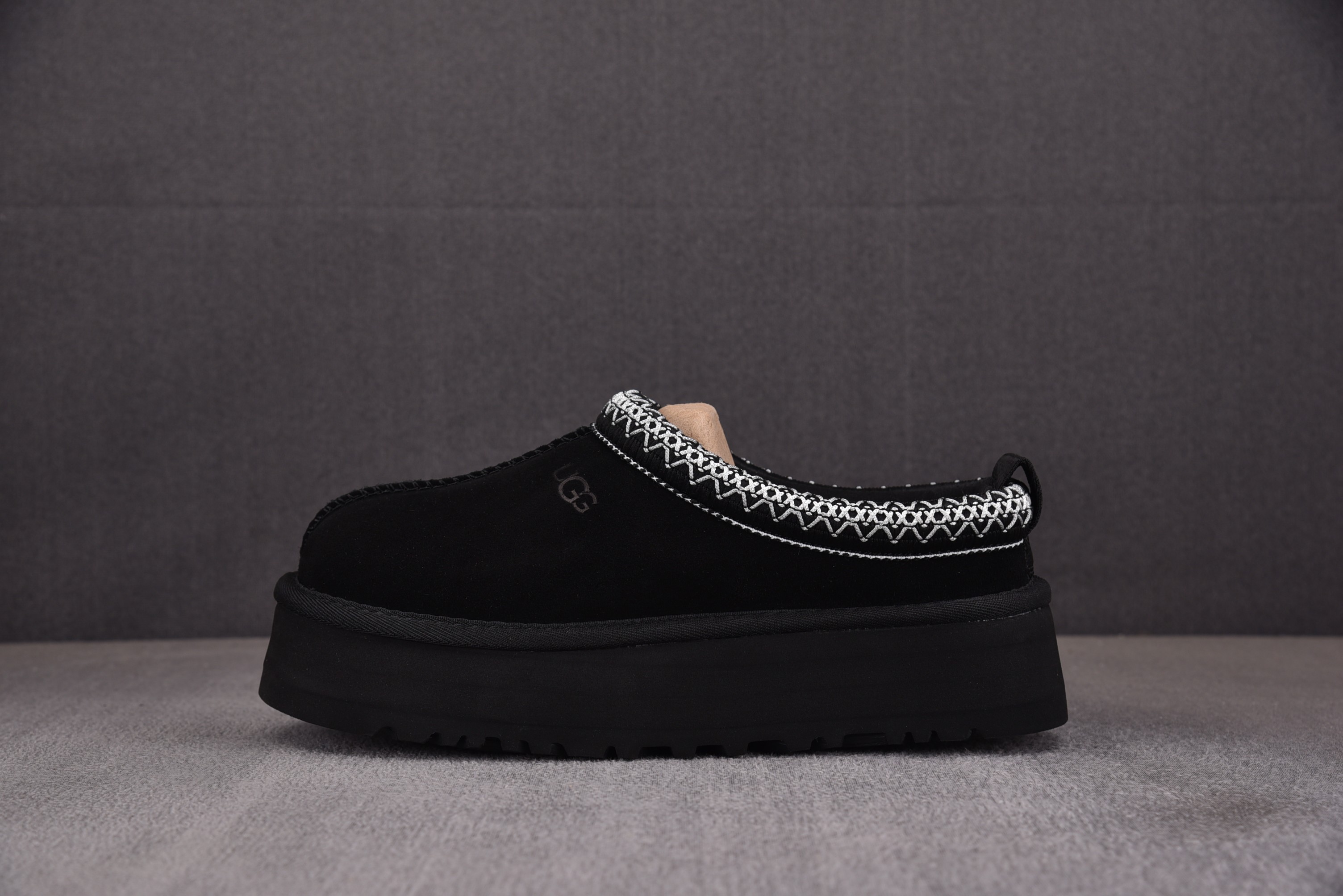 UGG 타즈 슬리퍼 Tazz Slipper Black 블랙 어그