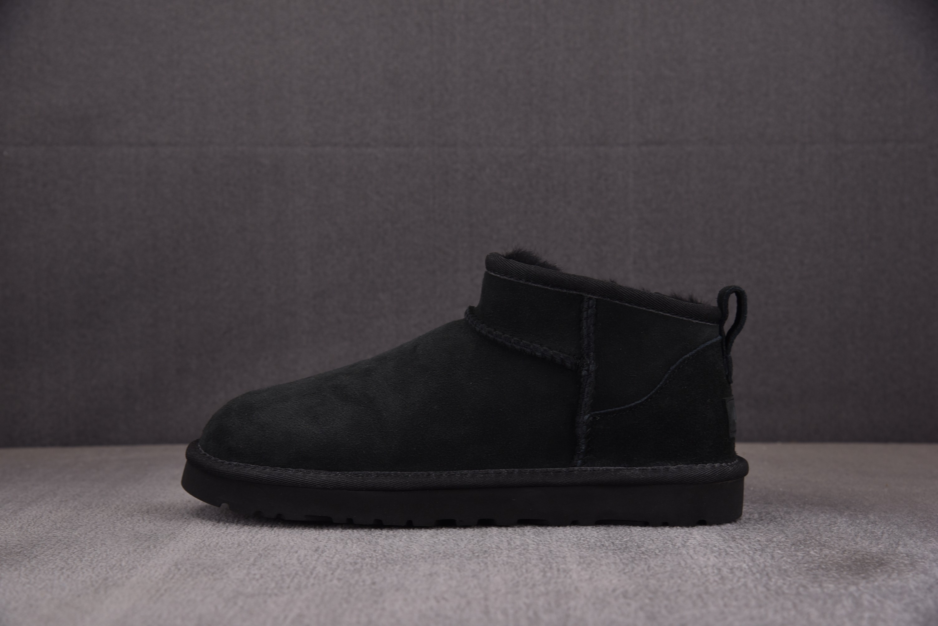 UGG Classic Ultra Mini Boot Black 黑色 1116109 어그