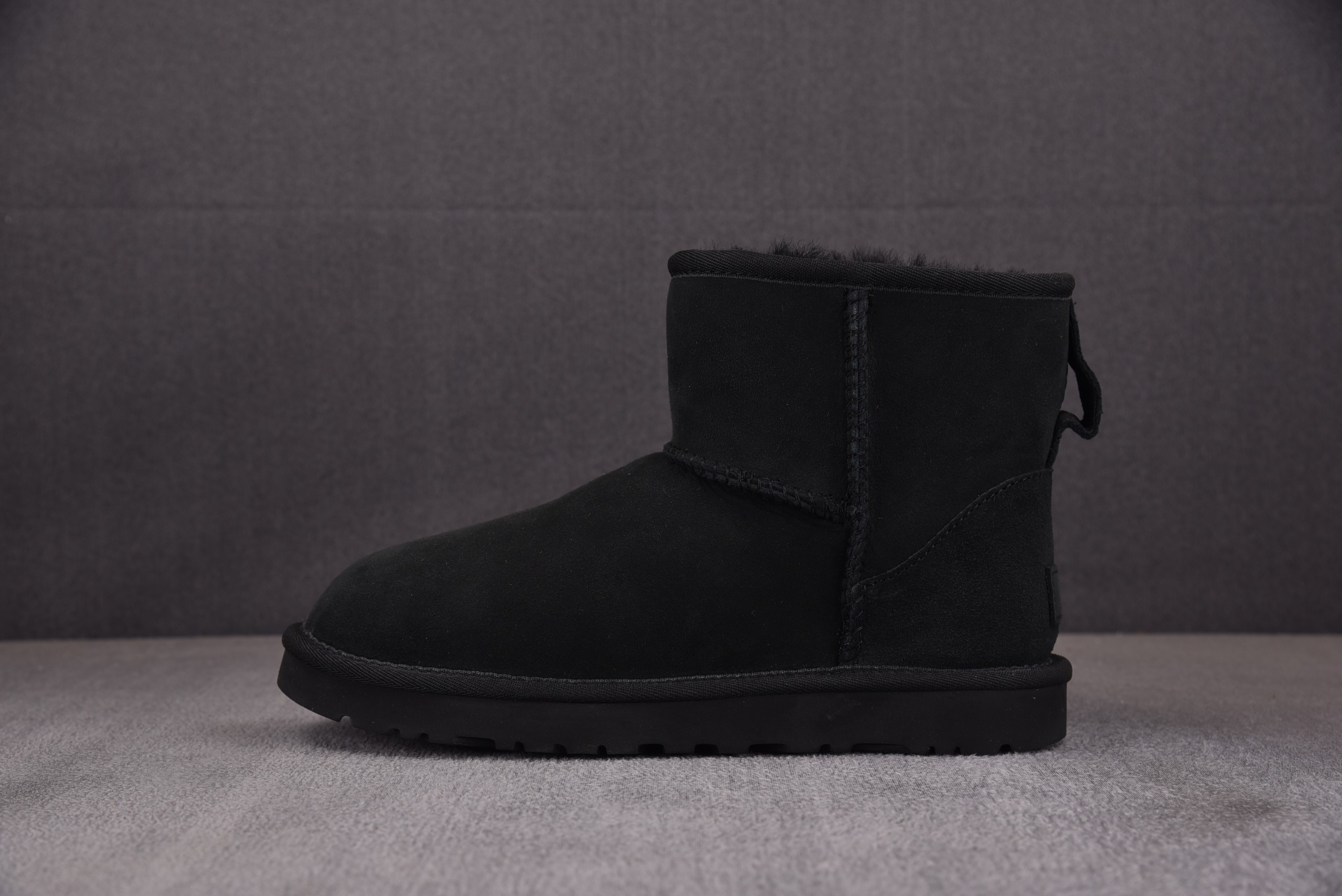 UGG Classic Mini II Boot Black 黑色 1016222 어그