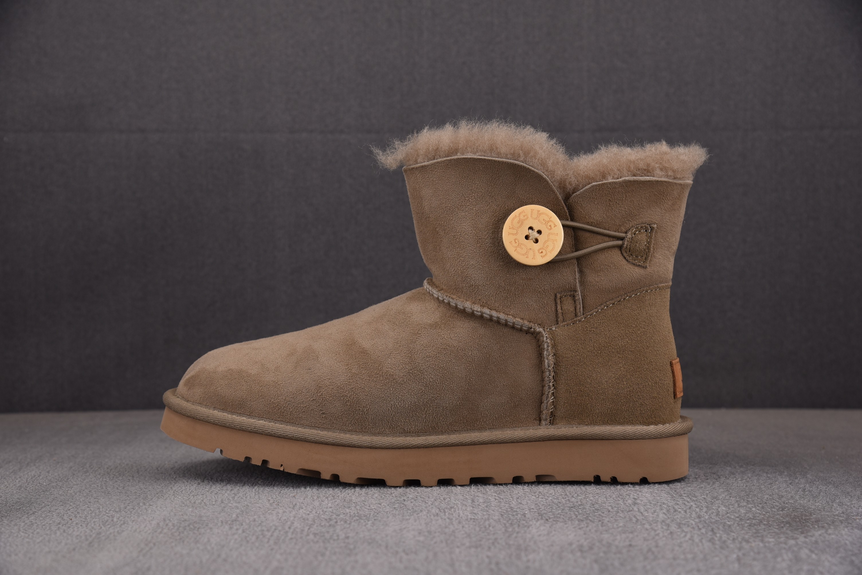 UGG Mini Bailey Button II 羚羊棕 1016422 어그