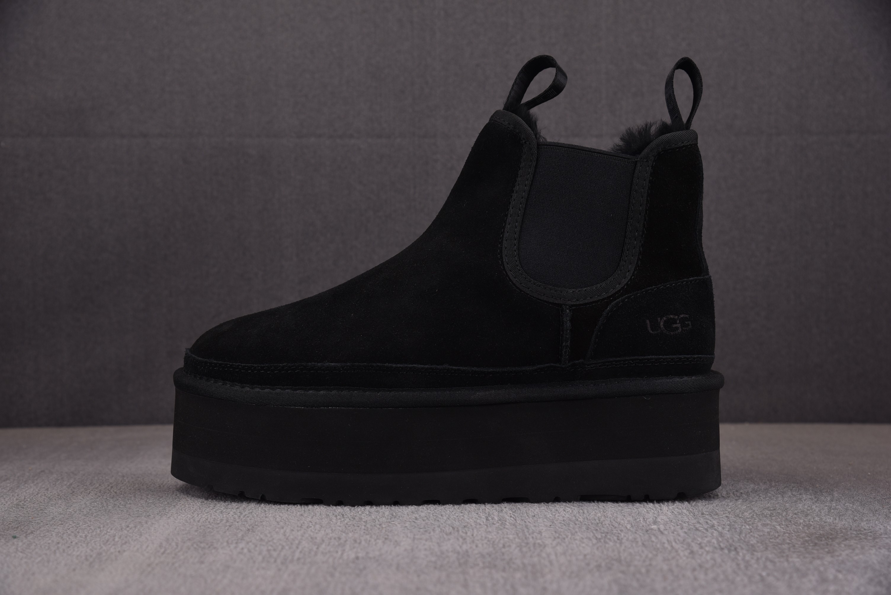 UGG Burleigh Chelsea Boot Black 黑色 1152050 어그