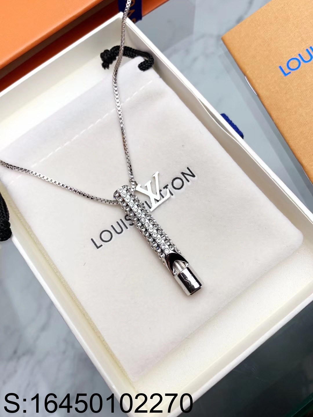 AGG 루이비통 Pendant Chain  Whistle 목걸이 LOUIS VUITTON