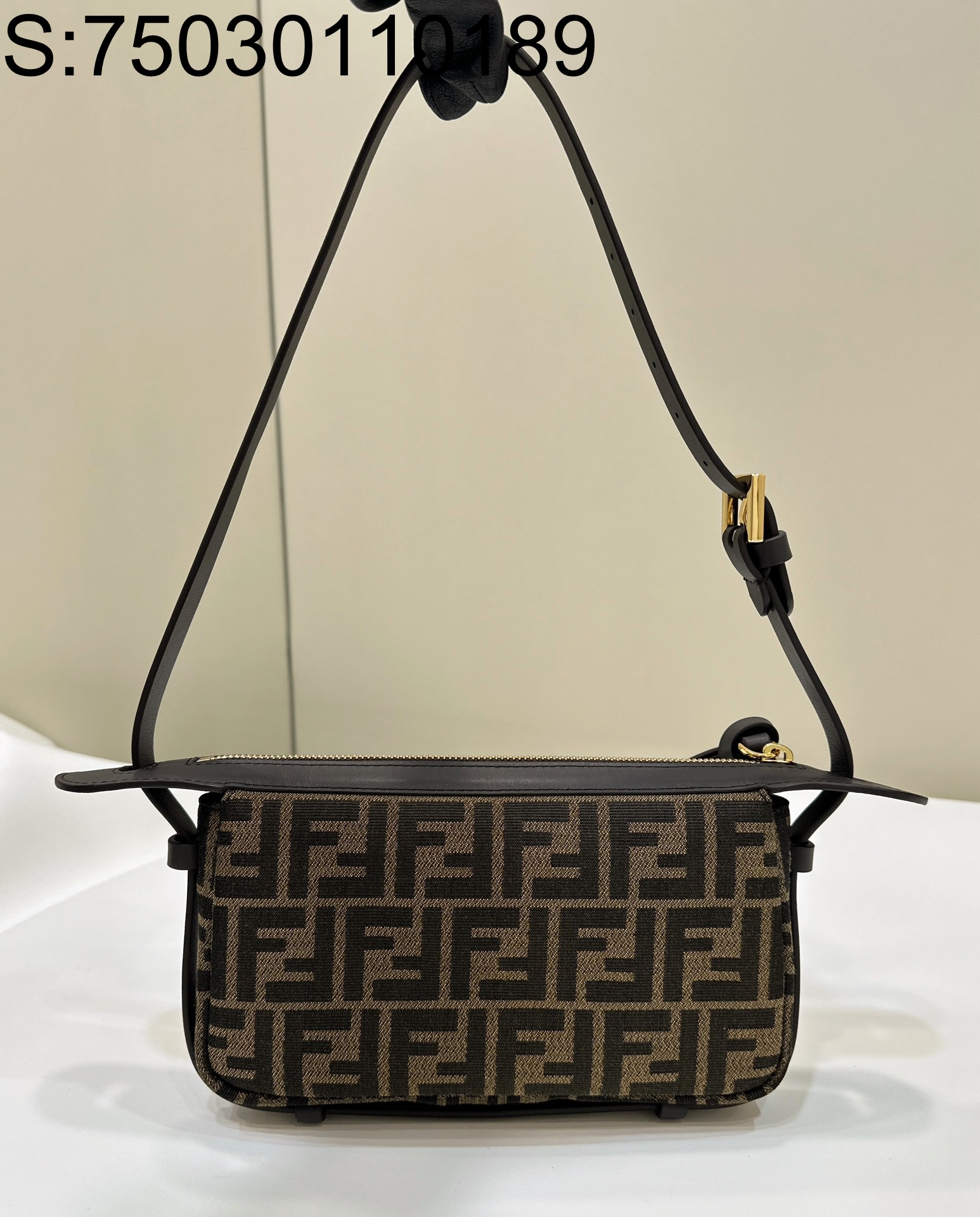 [니콜] 펜디 심플리 FF 자카드 숄더백 22*4*12cm Fendi