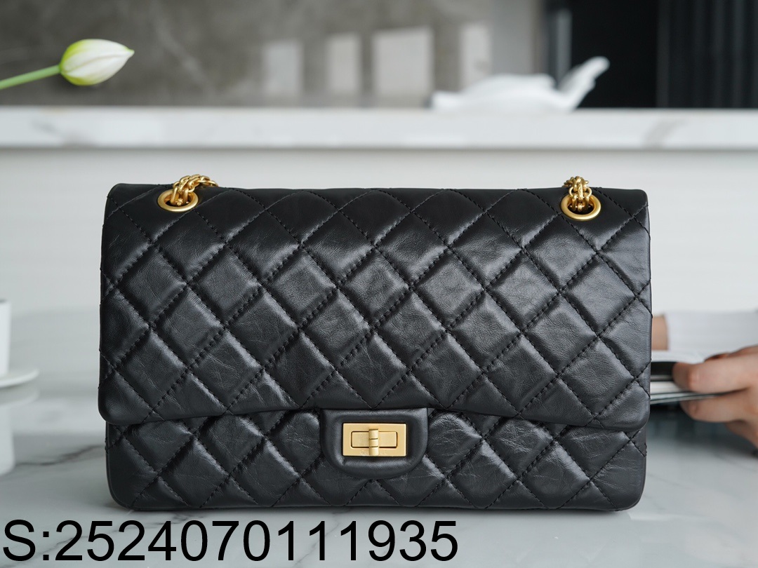 [JD] 샤넬 2.55 빈티지 금장 플랩 숄더백 라지 19.5*28*7.5cm 블랙 CHANEL