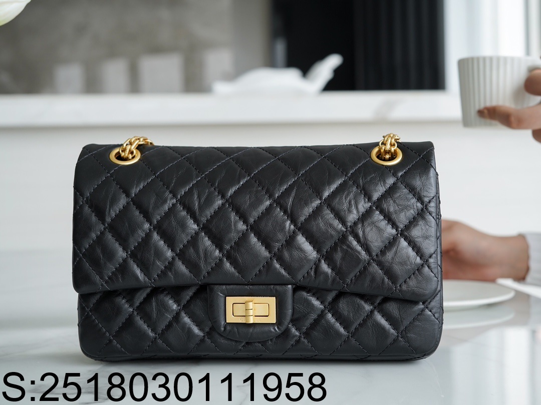 [JD] 샤넬 2.55 빈티지 금장 플랩 숄더백 스몰 16*24*7.5cm 블랙 CHANEL