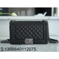 [JD] 샤넬 보이 빈티지 은장 캐비어 플랩백 15*25*9cm 블랙 미듐 CHANEL