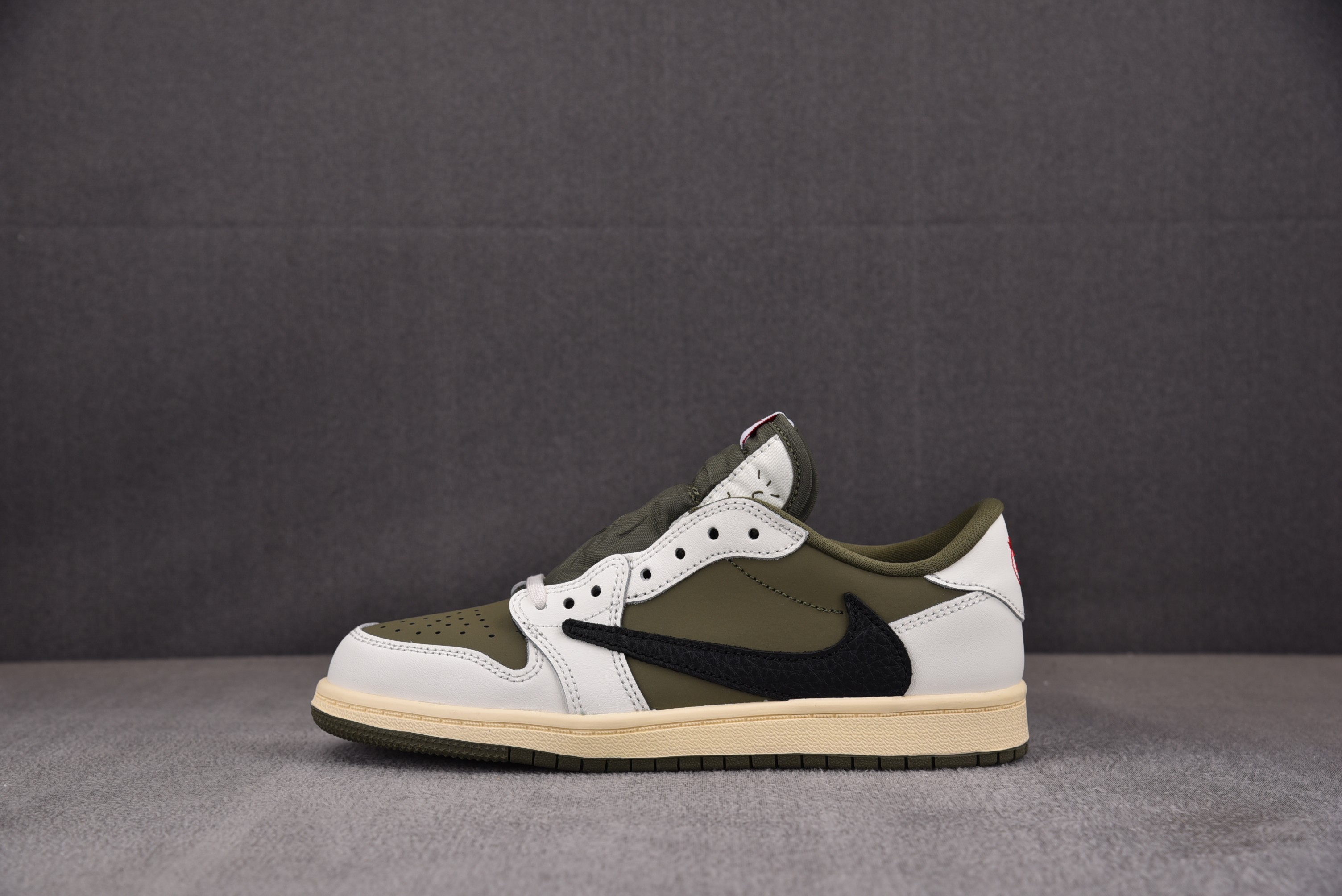 [Y3 KIDS]나이키 에어 조던  레트로 로우 Air Jordan 1 Retro Low OG SP Travis Scott Medium Olive (PS) 올리브 DO5442-200 