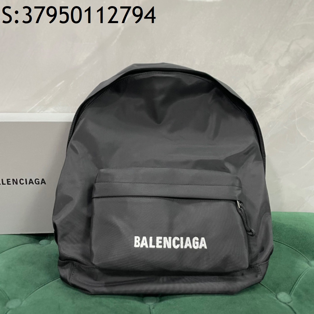 [dxg] 발렌시아가 흰색 모노그램 자수 백팩 블랙 balenciaga