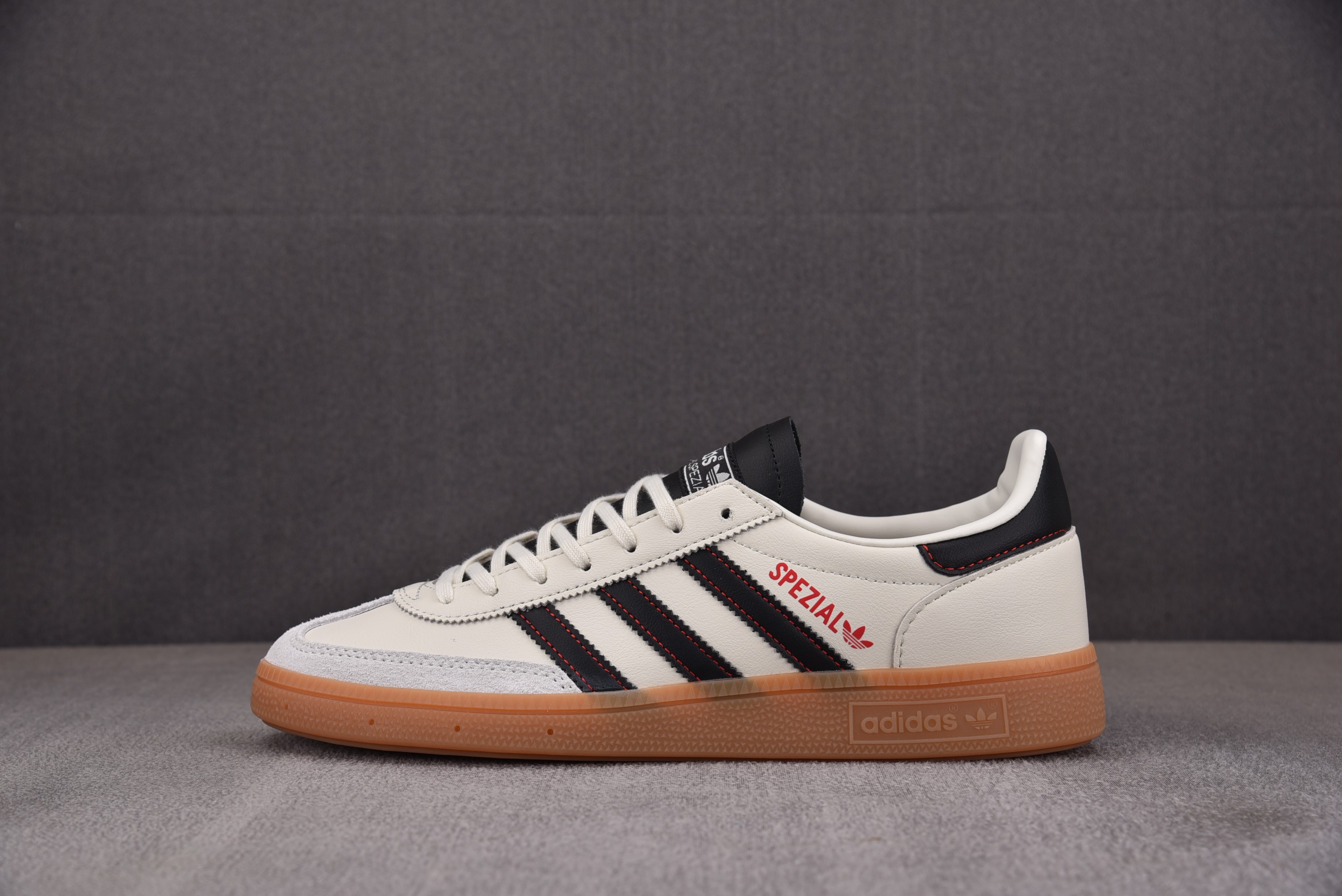 [TOP]아디다스 핸드볼 스페지알 AD Handball Spezial Off White Core Black Red 오프 화이트 코어 블랙 레드 JH6398 