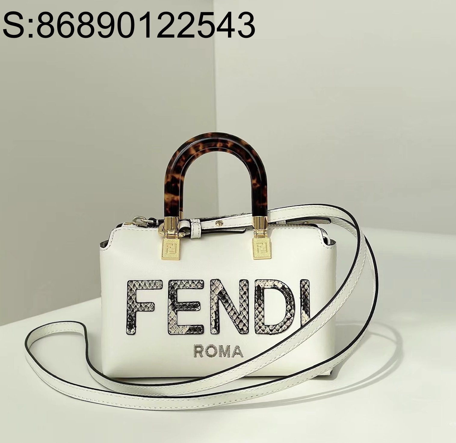 [니콜] 펜디 뱀무늬 모노그램 바이 더 웨이 보스턴백 화이트 미니 20*9*12cm Fendi