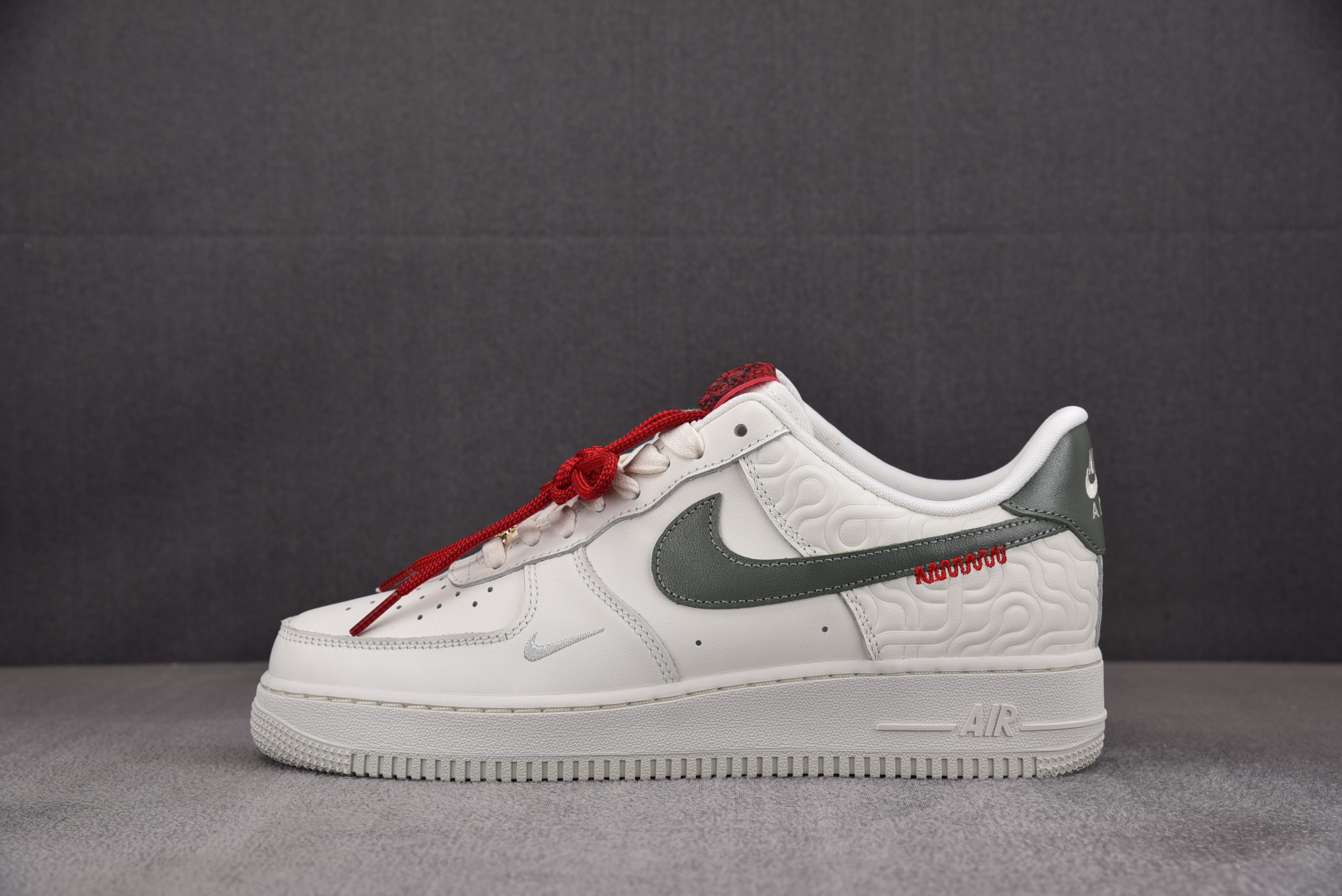 [CY]나이키 에어 포스 1 로우 NK Air Force 1 Low Year of the Snake HV5979-130 