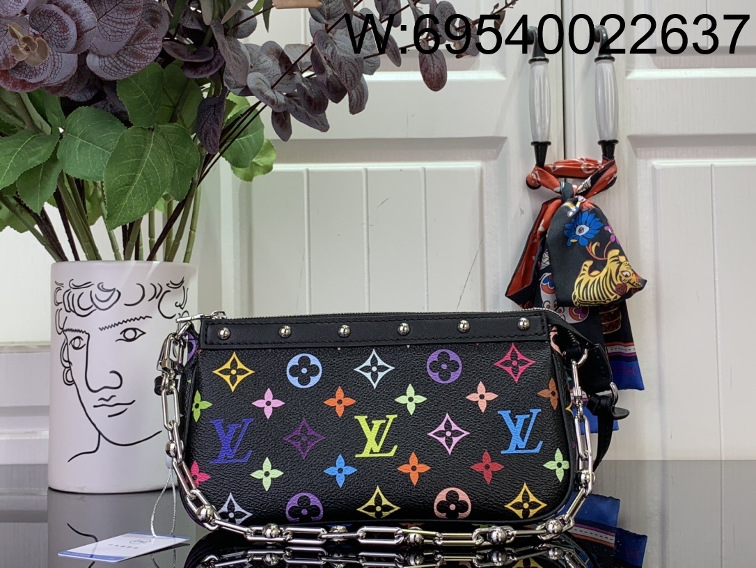 [88factory] 루이비통 LV X TM 포쉐트 악세수아 M13663 블랙 13*4*22cm