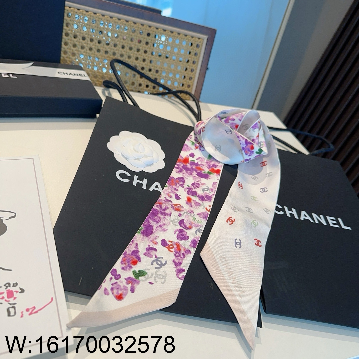 AGG 샤넬 멀티 컬러 로고 트윌리 스카프 퍼플
