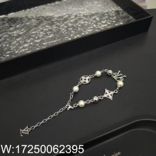 AGG 루이비통 LV 펄 팔찌 화이트 M1384A