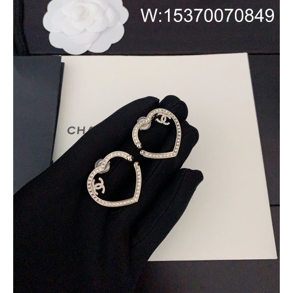 AGG 샤넬 CC로고 큰 하트 귀걸이