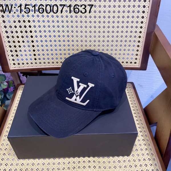 AGG 루이비통 흰색 LV 자수 볼캡 모자 네이비