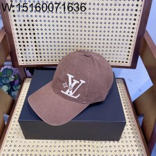 AGG 루이비통 흰색 LV 자수 볼캡 모자 브라운