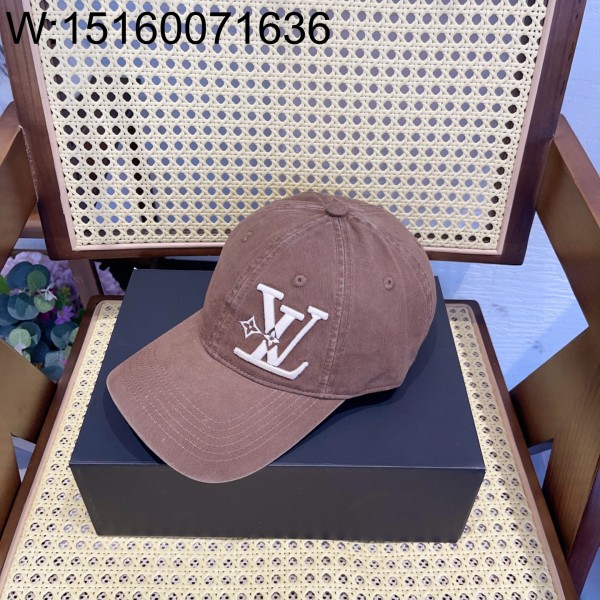 AGG 루이비통 흰색 LV 자수 볼캡 모자 브라운