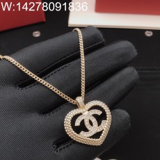 AGG 샤넬 CC로고 하트 펜던트...