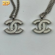 [윌리엄 셀러] 샤넬 화이트 CC로고 목걸이 실버 웨이디안 주소